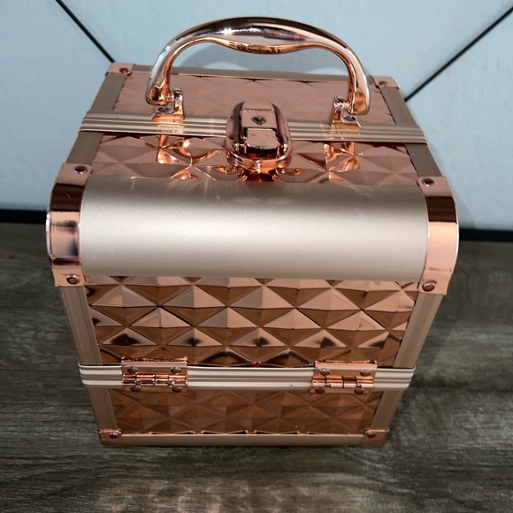 🚫Sold🚫Impressions Makeup Case Rose Gold - Picture 4 of 8